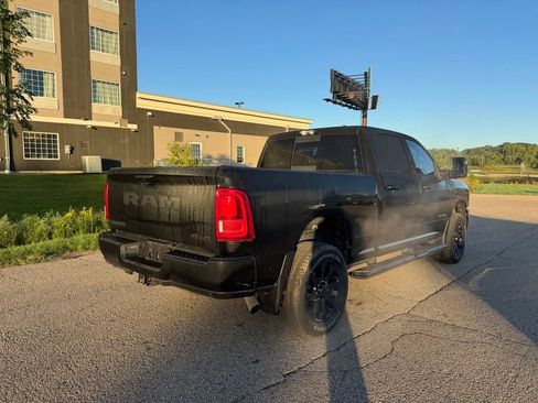 Used 2025 RAM 2500 Laramie AWD/4WD image 14
