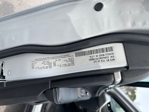 Certified 2024 Jeep Grand Cherokee Limited image 30