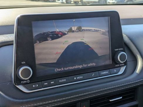 Used 2023 Nissan Rogue S image 24