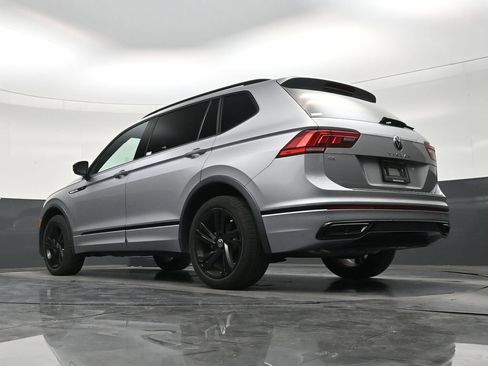 Used 2023 Volkswagen Tiguan SE R-Line FWD image 22
