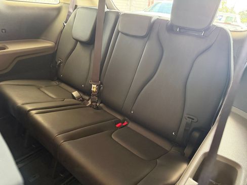 Used 2026 Kia Carnival FWD image 31