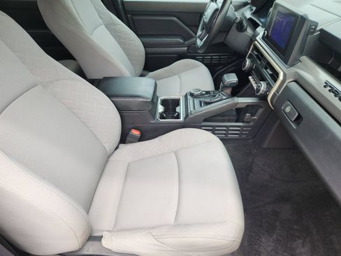 Used 2024 Toyota Tacoma SR5 AWD/4WD image 17