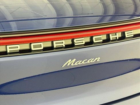 New 2026 Porsche Macan AWD/4WD image 25