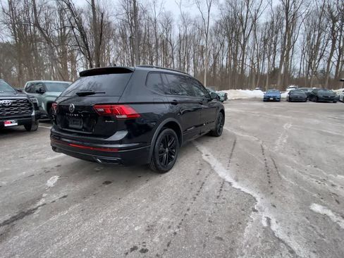 Used 2022 Volkswagen Tiguan SE R-Line image 8