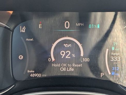 Used 2021 Chrysler Pacifica Touring-L w/ Uconnect Theater Family Group image 31