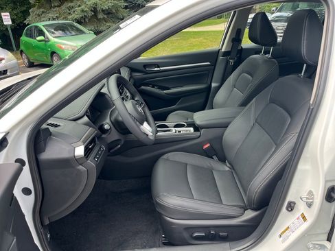 New 2025 Nissan Altima 2.5 SL image 13