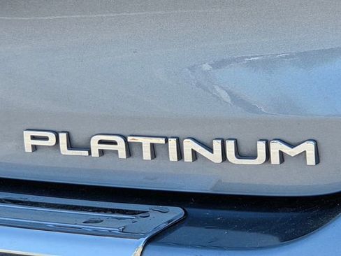 Used 2023 Toyota Highlander Platinum image 8