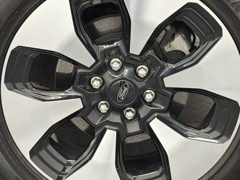 Used 2023 Ford F150 Lightning Platinum image 5