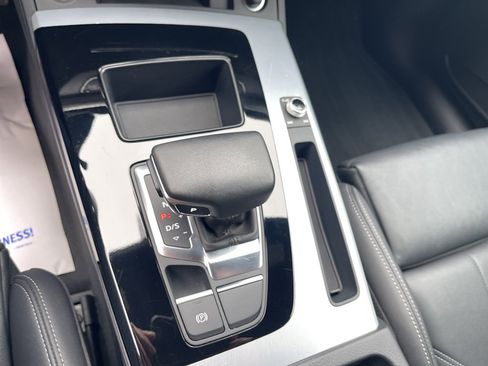 Used 2025 Audi Q5 2.0T Premium image 21