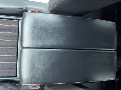 Used 2023 Lexus GX 460 Premium w/ Accessory Package image 32