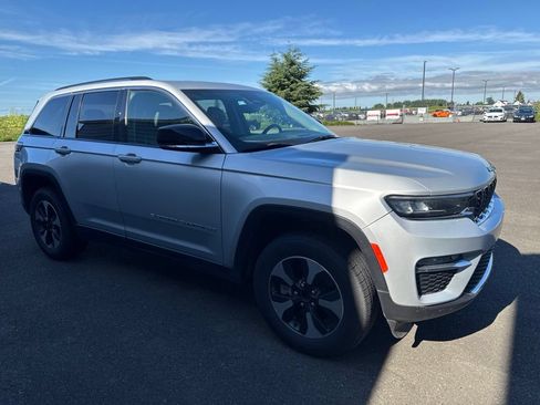 Used 2024 Jeep Grand Cherokee Limited 4xe AWD/4WD image 6
