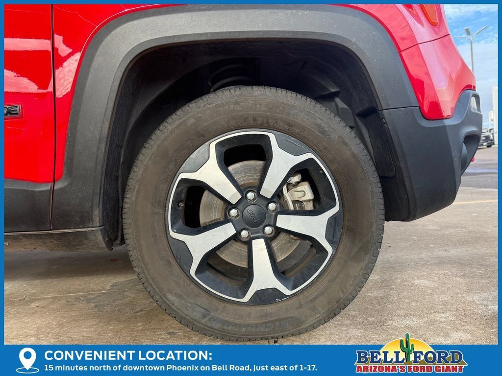 Used 2021 Jeep Renegade Trailhawk AWD/4WD image 6