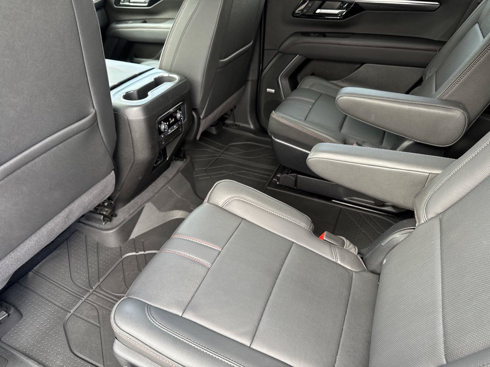 Used 2025 Chevrolet Tahoe RST w/ Comfort Package AWD/4WD image 31
