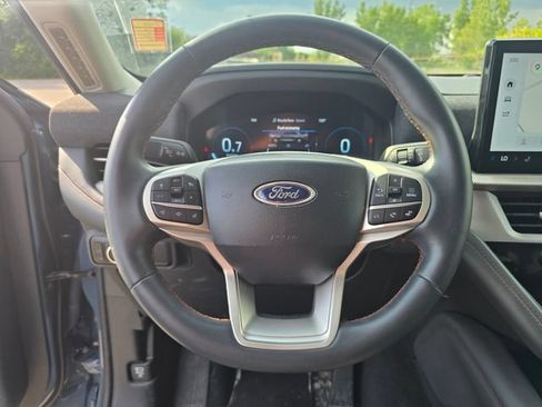 Used 2025 Ford Explorer Active AWD/4WD image 28