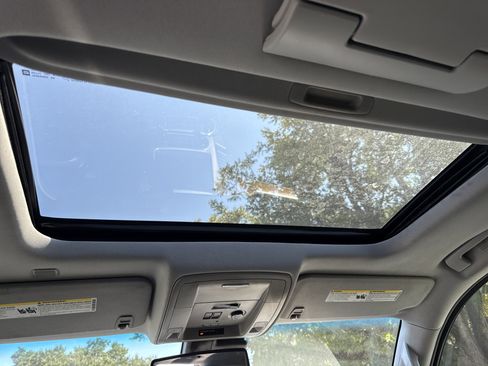 Used 2017 GMC Yukon Denali w/ Open Road Package image 16