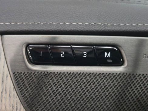 Certified 2024 Volvo XC90 T8 Ultimate image 25