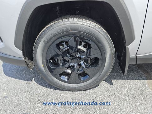 Used 2024 Toyota RAV4 LE FWD image 9