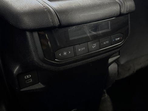 Used 2024 Toyota Grand Highlander XLE image 25