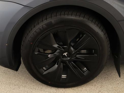 Used 2023 Tesla Model Y Long Range AWD/4WD image 35
