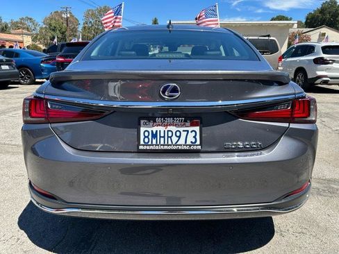 Used 2019 Lexus ES 300h w/ Premium Package FWD image 4