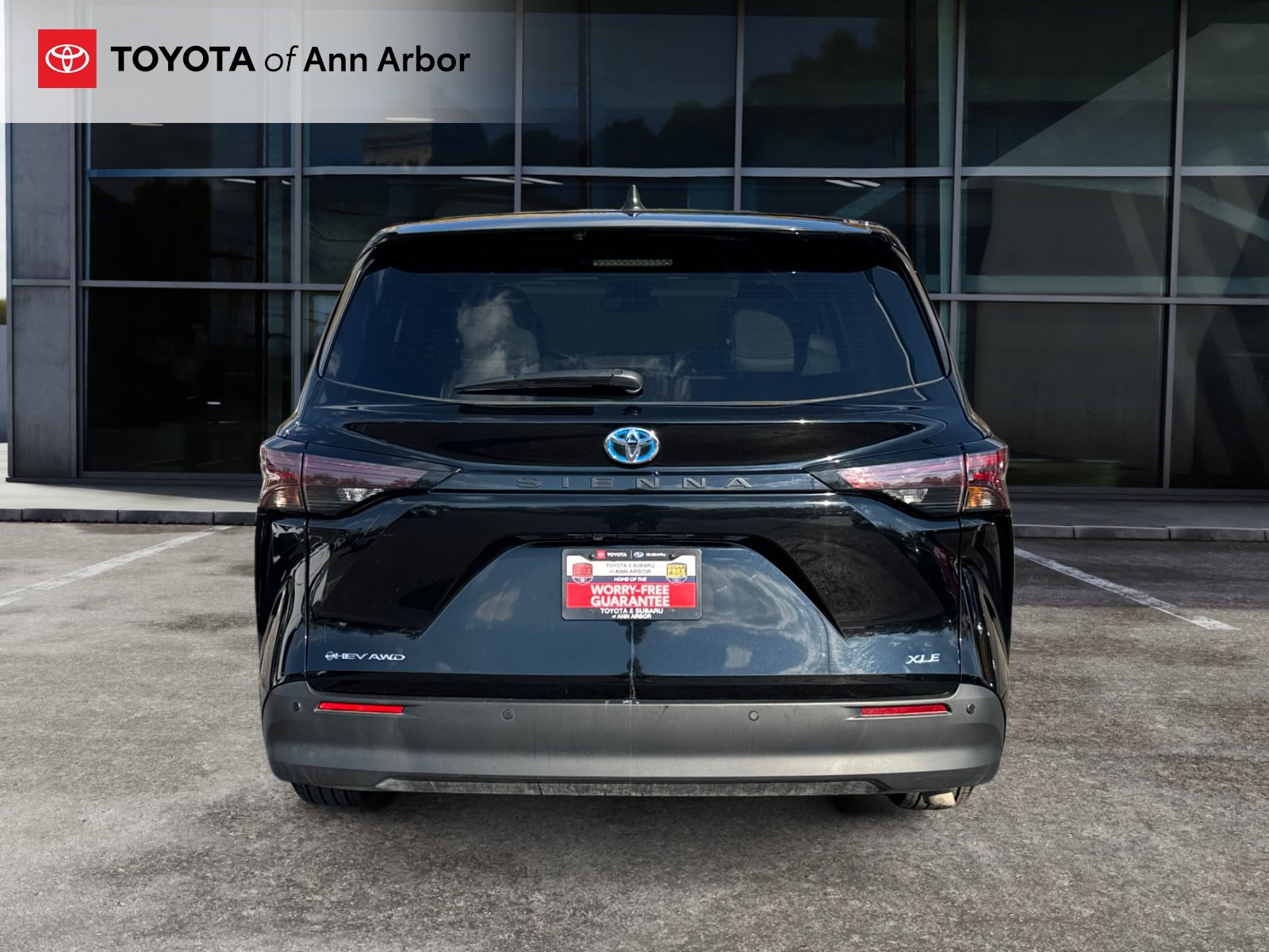 Used 2025 Toyota Sienna XLE AWD/4WD image 11
