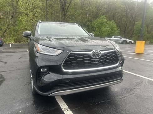 New 2026 Toyota Highlander Platinum AWD/4WD image 11