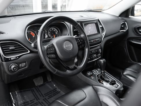 Used 2019 Jeep Cherokee Latitude Plus image 11