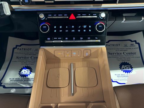 Used 2024 Hyundai Santa Fe Limited image 16