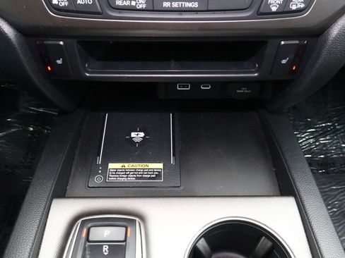 Used 2024 Honda Passport EX-L image 27
