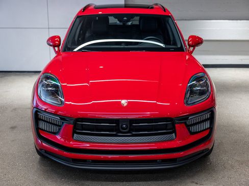 Certified 2024 Porsche Macan S AWD/4WD image 8