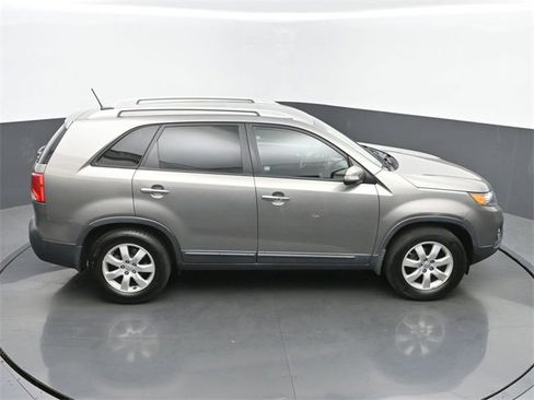 Used 2013 Kia Sorento LX w/ Convenience Pkg image 43