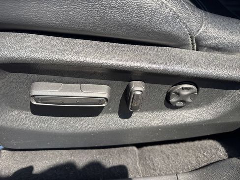 Used 2018 Honda CR-V Touring image 17