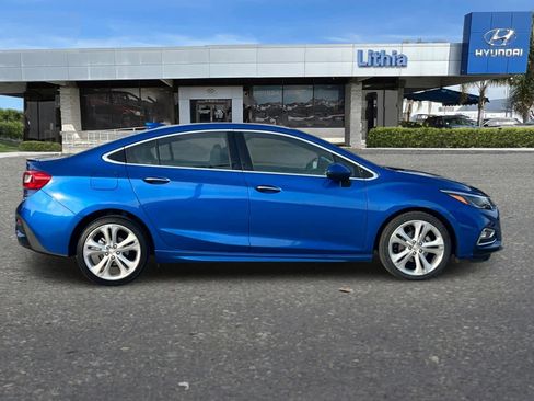Used 2017 Chevrolet Cruze Premier w/ RS Package image 8