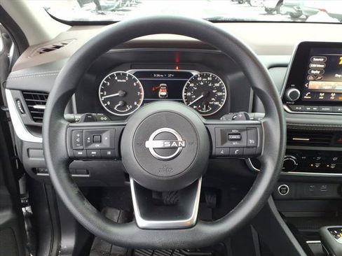 Used 2023 Nissan Rogue S image 19