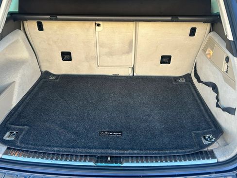 Used 2013 Volkswagen Touareg TDI AWD/4WD image 5