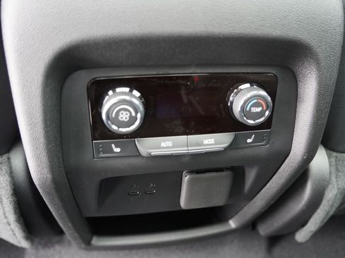 New 2026 Chevrolet Traverse High Country image 14