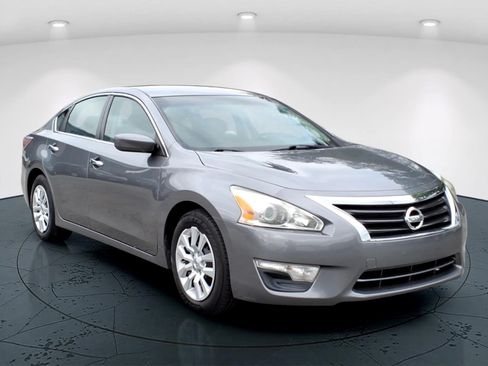 Used 2015 Nissan Altima 2.5 S w/ Power Driver Seat Package FWD image 1