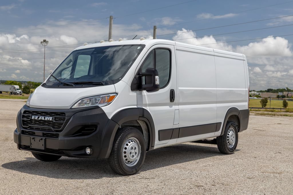 Used 2025 RAM ProMaster 2500 w/ Convenience Group FWD image 3