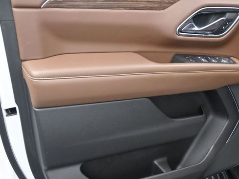 Used 2021 Chevrolet Tahoe High Country w/ Premium Package AWD/4WD image 11