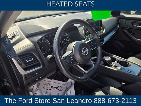 Used 2024 Nissan Rogue SV w/ SV Premium Package image 11