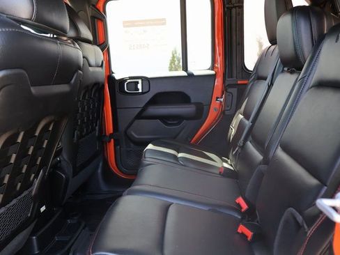 Used 2019 Jeep Wrangler Unlimited Rubicon w/ Uconnect 4C Nav & Sound Group AWD/4WD image 17