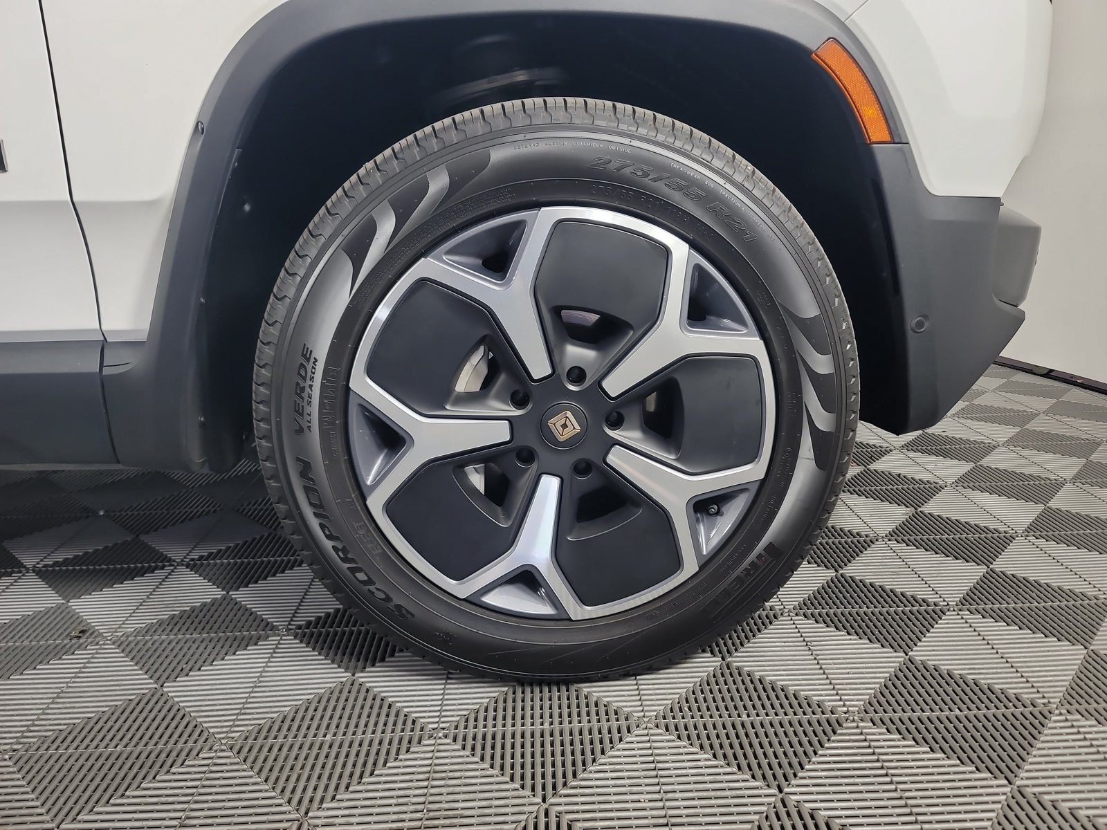 Used 2023 Rivian R1T Adventure Dual AWD/4WD image 11