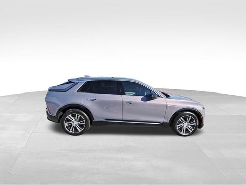 New 2026 Cadillac Lyriq Luxury image 5