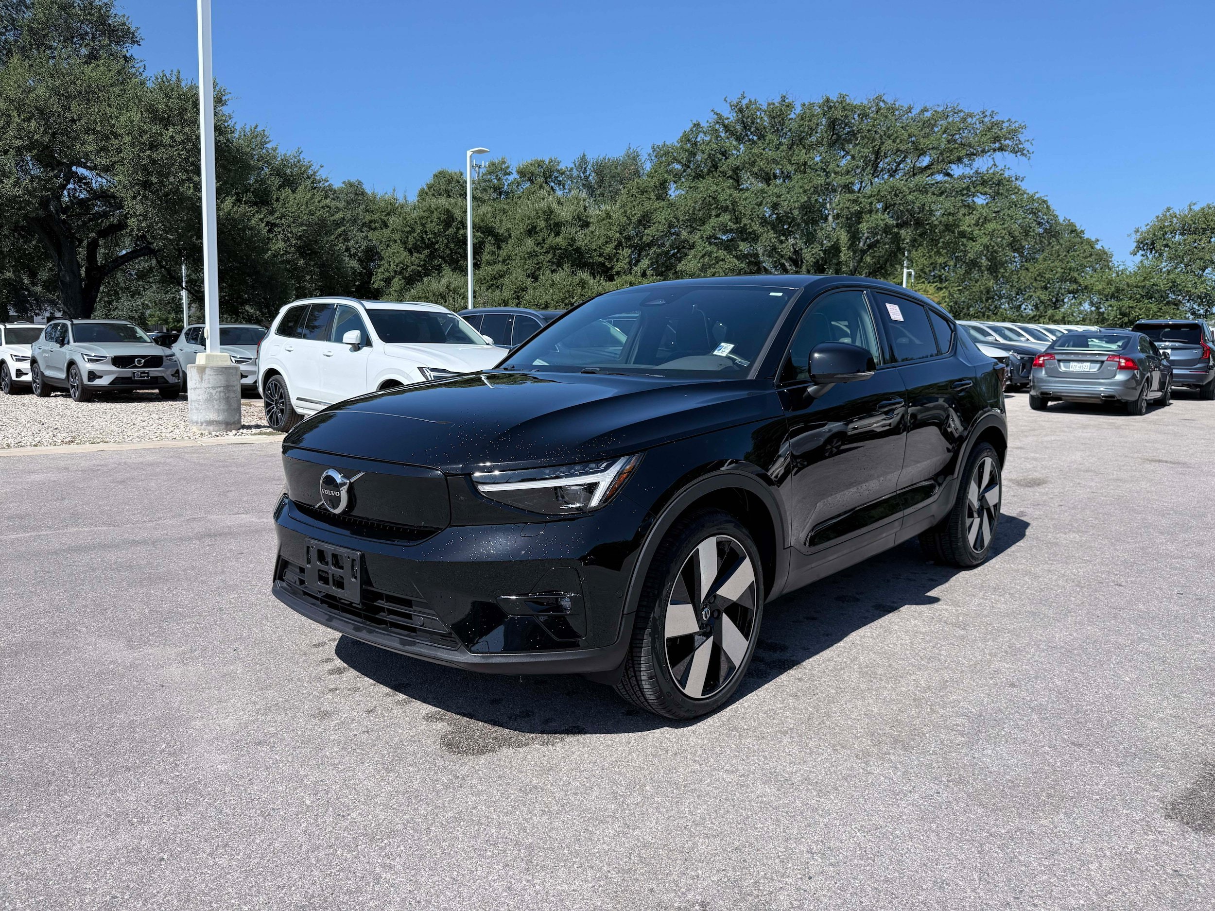 Certified 2023 Volvo C40 P8 Recharge Ultimate AWD/4WD image 2