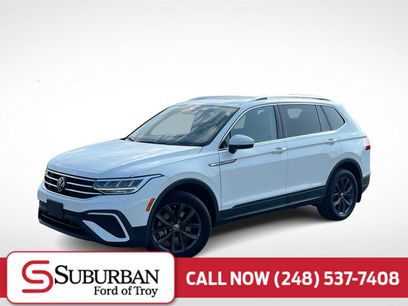 Used 2022 Volkswagen Tiguan SE w/ Panoramic Sunroof Package