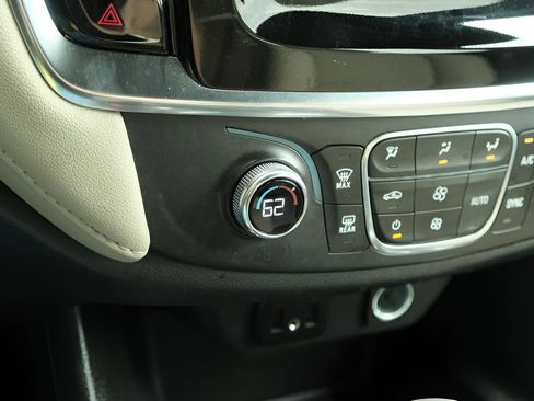 Used 2023 Chevrolet Traverse LS image 19