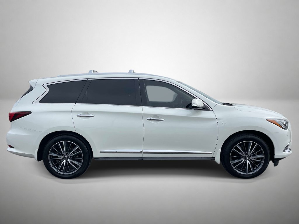 Used 2019 INFINITI QX60 Luxe w/ Sensory Package FWD image 2