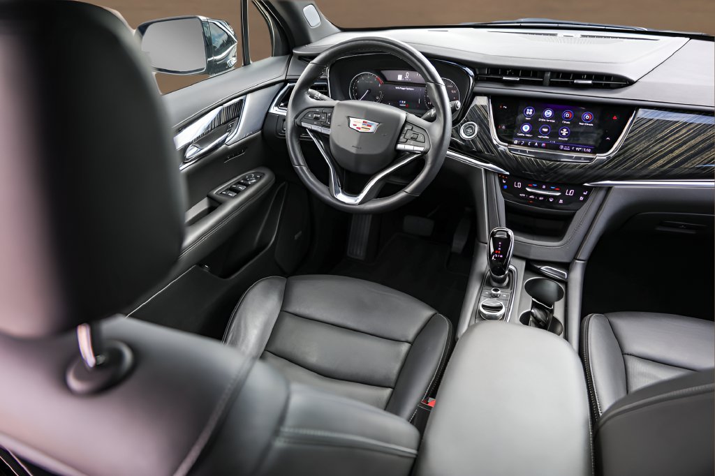 Certified 2025 Cadillac XT6 Premium Luxury FWD image 29