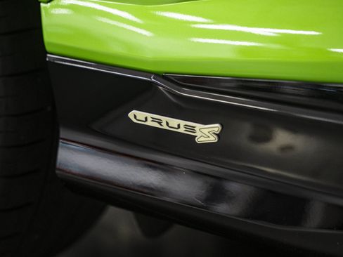 Used 2024 Lamborghini Urus S AWD/4WD image 9