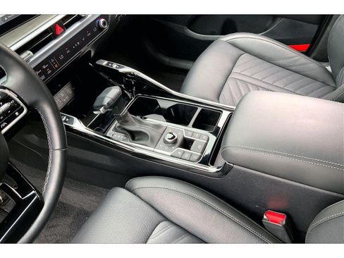Used 2024 Kia Sorento SX Prestige AWD/4WD image 16